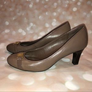 Ralph Lauren | Elegant Tan Rounded Toe Pumps